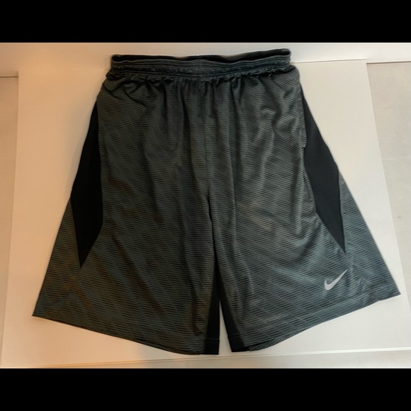 🖤Men’s NIKE Dri-Fit Shorts Sizes Sm. OR Med.🖤 - Picture 15 of 15